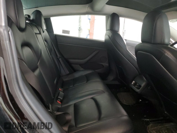 2022 Tesla Model 3 z VIN 5YJ3E1EA1NF286584, wystawiony jako Copart lot #48597405 z przebiegiem 83 340 mil mil oraz Czysty tytuł • Clean title. Historia ofert i sprzedaży dostępna na DreamBid. Obrazek 10.