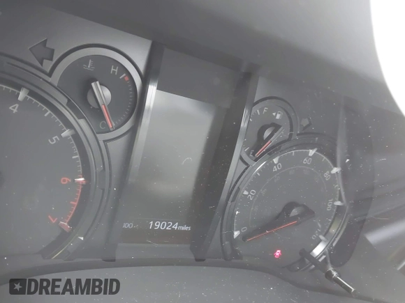2023 Toyota 4Runner SR5 z VIN JTEMU5JR5P6180062, wystawiony jako IAAI lot #41089572 z przebiegiem 19 024 mil mil oraz . Historia ofert i sprzedaży dostępna na DreamBid. Obrazek 7.