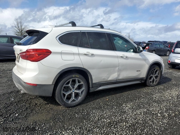 2016 BMW X1 xDrive28i with VIN WBXHT3C32GP886229, listed as a Copart auction lot 45730835 with 137,858 mi miles and Salvage Title. Bid and sale history available at carsss.com. Image 3.
