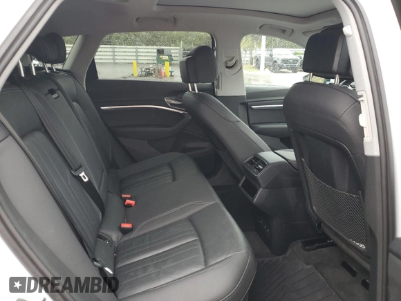 2022 Audi e-tron Premium with VIN WA1AAAGE9NB038342, listed as a Copart auction lot 46429375 with 39,636 mi miles and Non Repairable. Bid and sale history available at DreamBid. Image 11.