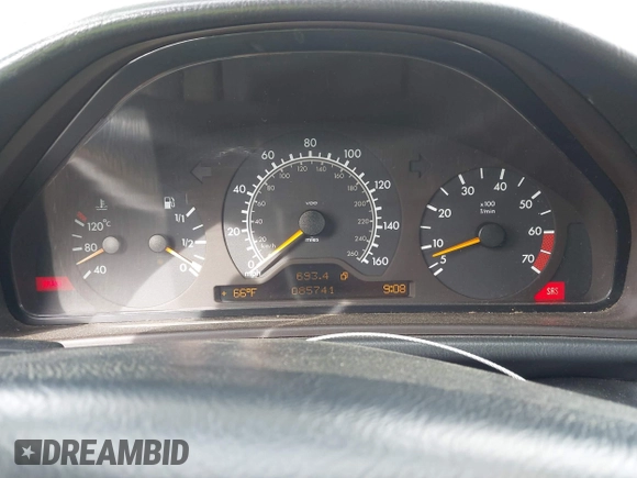 1999 Mercedes-Benz CLK with VIN WDBLK65G1XT013704, listed as a IAAI auction lot 42115880 with 85,741 mi miles. Bid and sale history available at carsss.com. Image 7.