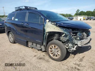 2024 Toyota Sienna XLE with VIN 5TDJSKFC5RS117675, listed as a Copart auction lot 59959235 with 21,541 mi miles and Non repairable. Bid and sale history available at DreamBid. Image 4.