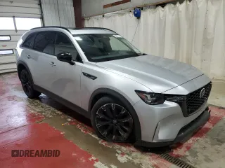 2025 Mazda CX-90 Premium Sport z VIN JM3KKCHD8S1223029, wystawiony jako Copart lot #57790265 z przebiegiem 3817 mil mil oraz Tytuł czysty. Historia ofert i sprzedaży dostępna na DreamBid. Obrazek 4.