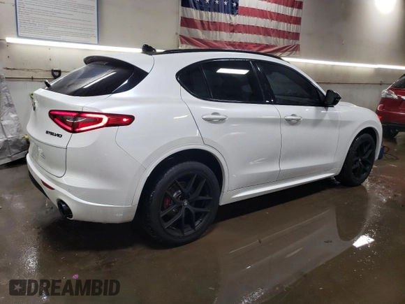 2020 Alfa Romeo Stelvio Ti z VIN ZASPAKBN4L7C74496, wystawiony jako Copart lot #43208305 z przebiegiem 71 269 mil mil oraz Szkoda całkowita • Salvage title. Historia ofert i sprzedaży dostępna na DreamBid. Obrazek 3.
