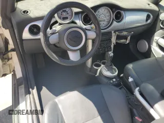2008 MINI Convertible z VIN WMWRF33518TG19506, wystawiony jako Copart lot #67304804 z przebiegiem Nie podano mil oraz Czysty tytuł • Clean title. Historia ofert i sprzedaży dostępna na DreamBid. Obrazek 8.