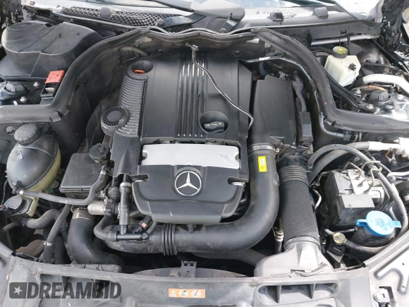 2012 Mercedes-Benz C 250 Sport z VIN WDDGF4HB6CR214135, wystawiony jako IAAI lot #42295684 z przebiegiem 147 768 mil mil oraz . Historia ofert i sprzedaży dostępna na DreamBid. Obrazek 10.