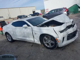 2016 Chevrolet Camaro 2LT with VIN 1G1FD1RS1G0190984, listed as a IAAI auction lot 41315669 with 88,561 mi miles. Bid and sale history available at carsss.com. Image 13.