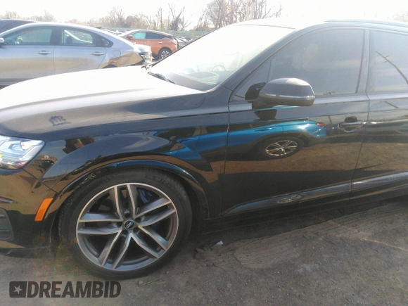 2017 Audi Q7 Prestige with VIN WA1VAAF78HD026650, listed as a IAAI auction lot 41841616 with 105,396 mi miles and . Bid and sale history available at DreamBid. Image 14.