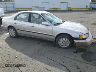 1996 Honda Accord LX with VIN 1HGCD5639TA115230, listed as a Copart auction lot 50663325 with 193,034 mi miles and Salvage Title. Bid and sale history available at DreamBid. Image 4.