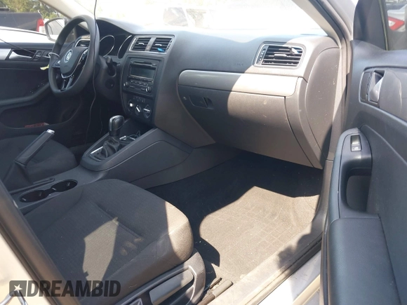 2015 Volkswagen Jetta Sport with VIN 3VWD17AJ0FM271660, listed as a IAAI auction lot 42527496 with 115,008 mi miles and . Bid and sale history available at DreamBid. Image 5.