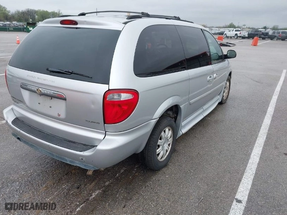 2006 Chrysler Town & Country LWB Touring with VIN 2A4GP54L36R807858, listed as a IAAI auction lot 41944424 with 133,653 mi miles. Bid and sale history available at carsss.com. Image 4.