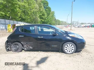 2015 Nissan LEAF S с VIN 1N4AZ0CP3FC322339, выставлен на аукционе IAAI как лот 42060240 с пробегом 71 189 миль миль и . История ставок и продаж доступна на DreamBid. Изображение 13.