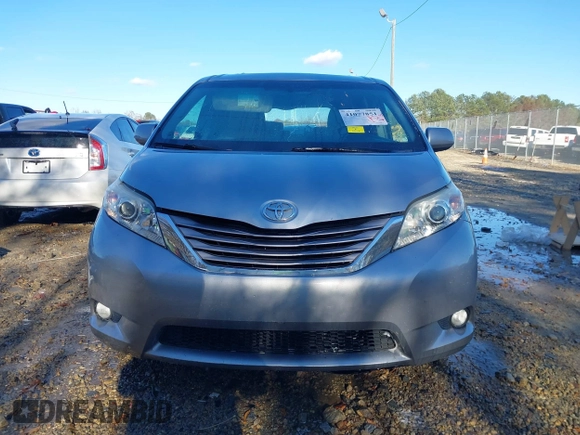 2016 Toyota Sienna XLE with VIN 5TDYK3DC3GS744752, listed as a IAAI auction lot 41077851 with 147,319 mi miles. Bid and sale history available at carsss.com. Image 13.