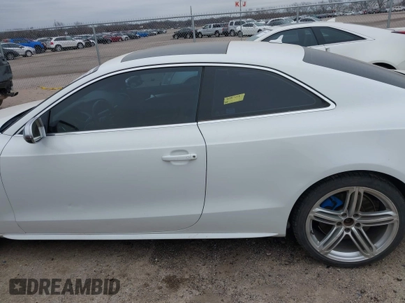 2013 Audi S5 Premium Plus z VIN WAUCGAFR0DA006611, wystawiony jako IAAI lot #41636149 z przebiegiem 212 323 mil mil oraz . Historia ofert i sprzedaży dostępna na DreamBid. Obrazek 14.