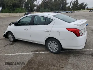 2015 Nissan Versa SV z VIN 3N1CN7AP0FL834609, wystawiony jako Copart lot #55359315 z przebiegiem 112 408 mil mil oraz Szkoda całkowita • Salvage title. Historia ofert i sprzedaży dostępna na DreamBid. Obrazek 2.