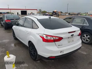 2012 Ford Focus SE z VIN 1FAHP3F29CL141649, wystawiony jako IAAI lot #40782821 z przebiegiem 266 683 mil mil oraz . Historia ofert i sprzedaży dostępna na DreamBid. Obrazek 3.