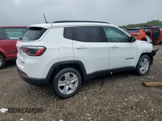 2022 Jeep Compass Altitude with VIN 3C4NJCBB3NT204949, listed as a Copart auction lot 57820975 with 18,098 mi miles and Salvage title. Bid and sale history available at DreamBid. Image 3.