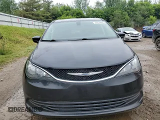 2017 Chrysler Pacifica Touring with VIN 2C4RC1DG0HR638357, listed as a Copart auction lot 59319465 with 100,921 mi miles and Clean title. Bid and sale history available at DreamBid. Image 5.