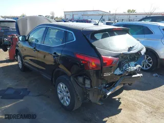 2019 Nissan Rogue Sport SV with VIN JN1BJ1CPXKW529334, listed as a IAAI auction lot 40623780 with 83,392 mi miles. Bid and sale history available at carsss.com. Image 3.