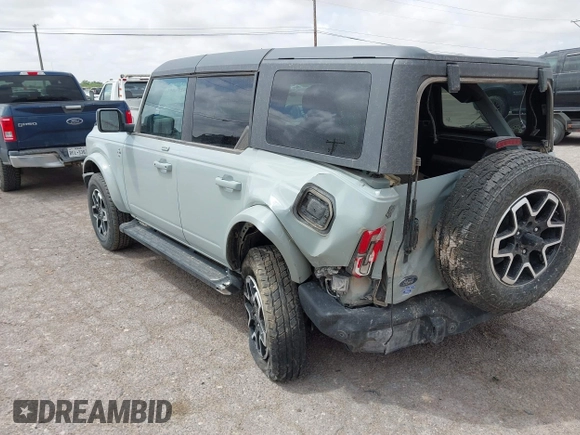 2023 Ford Bronco z VIN 1FMEE5BP9PLA97587, wystawiony jako IAAI lot #42168516 z przebiegiem 29 622 mil mil oraz . Historia ofert i sprzedaży dostępna na DreamBid. Obrazek 3.