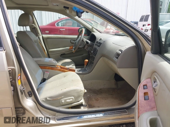 2002 Infiniti I35 Luxury with VIN JNKDA31A52T001605, listed as a IAAI auction lot 42154422 with 235,988 mi miles and . Bid and sale history available at DreamBid. Image 5.