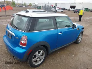 2011 MINI Hardtop with VIN WMWSU3C55BT252427, listed as a IAAI auction lot 42118852 with 151,077 mi miles and . Bid and sale history available at DreamBid. Image 4.