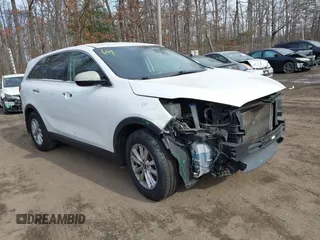 2020 Kia Sorento LX with VIN 5XYPG4A33LG644231, listed as a IAAI auction lot 41362522 with 132,889 mi miles. Bid and sale history available at carsss.com. Image 1.