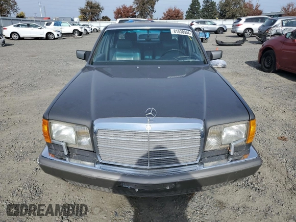 1990 Mercedes-Benz 560 with VIN WDBCA39E3LA553622, listed as a Copart auction lot 81530904 with 142,614 mi miles and Clean Title. Bid and sale history available at DreamBid. Image 5.