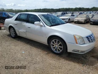 2008 Cadillac DTS 1SE z VIN 1G6KD57998U155183, wystawiony jako Copart lot #70440454 z przebiegiem 189 712 mil mil oraz Szkoda całkowita • Salvage title. Historia ofert i sprzedaży dostępna na DreamBid. Obrazek 4.