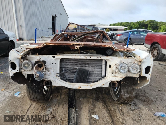 1971 Chevrolet Caprice z VIN 164671Y134698, wystawiony jako Copart lot #62913795 z przebiegiem Nie podano mil oraz Nie do naprawy • Non repairable. Historia ofert i sprzedaży dostępna na DreamBid. Obrazek 5.