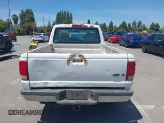 2000 Ford Ranger XL с VIN 1FTYR10V6YPB18941, выставлен на аукционе IAAI как лот 42273003 с пробегом 66 700 миль миль и . История ставок и продаж доступна на DreamBid. Изображение 17.