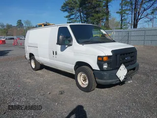 2010 Ford Econoline Cargo Commercial z VIN 1FTNE1EW2ADA91762, wystawiony jako IAAI lot #42071023 z przebiegiem 337 019 mil mil oraz . Historia ofert i sprzedaży dostępna na DreamBid. Obrazek 1.