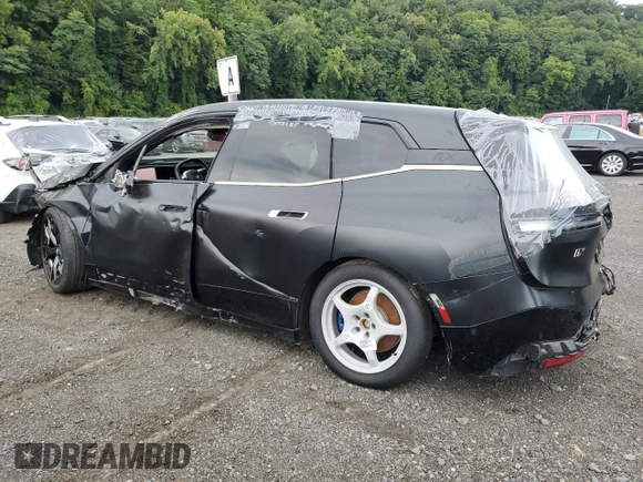 2023 BMW iX M60 z VIN WB533CF0XPCK81841, wystawiony jako Copart lot #68497884 z przebiegiem 10 318 mil mil oraz Szkoda całkowita • Salvage title. Historia ofert i sprzedaży dostępna na DreamBid. Obrazek 2.