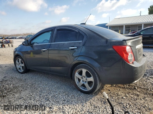 2015 Chevrolet Sonic LTZ z VIN 1G1JE5SB5F4106391, wystawiony jako Copart lot #41699175 z przebiegiem 113 683 mil mil oraz Szkoda całkowita • Salvage title. Historia ofert i sprzedaży dostępna na DreamBid. Obrazek 2.