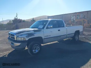 1996 Dodge Ram 1500 with VIN 3B7HF13Y1TG116204, listed as a IAAI auction lot 39432105 with 219,000 mi miles. Bid and sale history available at carsss.com. Image 2.