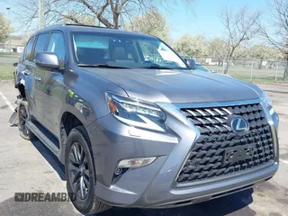 2022 Lexus GX 460 Premium z VIN JTJAM7BX8N5328897, wystawiony jako IAAI lot #42058548 z przebiegiem 32 143 mil mil oraz . Historia ofert i sprzedaży dostępna na DreamBid. Obrazek 1.