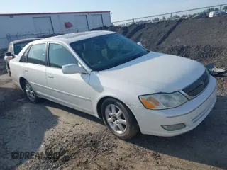 2002 Toyota Avalon XL with VIN 4T1BF28B12U217380, listed as a IAAI auction lot 42092083 with 277,271 mi miles. Bid and sale history available at carsss.com. Image 1.