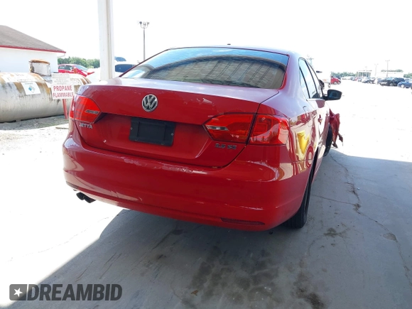 2013 Volkswagen Jetta SE with VIN 3VWDX7AJ0DM355117, listed as a IAAI auction lot 42350921 with 130,322 mi miles and . Bid and sale history available at DreamBid. Image 16.