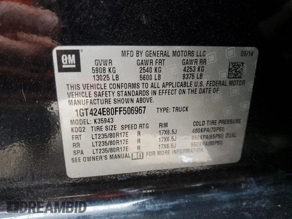 2015 GMC Sierra 3500HD Denali z VIN 1GT424E80FF506967, wystawiony jako Copart lot #49715055 z przebiegiem 191 033 mil mil oraz Czysty tytuł • Clean title. Historia ofert i sprzedaży dostępna na DreamBid. Obrazek 12.