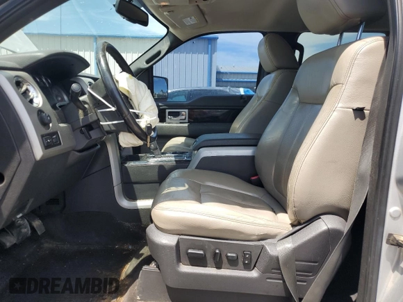 2009 Ford F-150 XL z VIN 1FTPW14VX9FA71841, wystawiony jako Copart lot #56711065 z przebiegiem 215 102 mil mil oraz Szkoda całkowita • Salvage title. Historia ofert i sprzedaży dostępna na DreamBid. Obrazek 7.