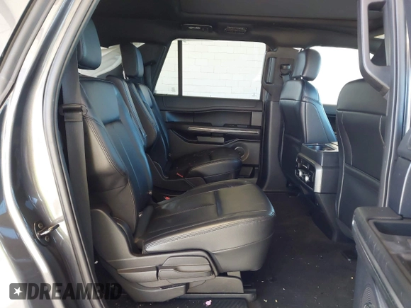 2020 Ford Expedition Max XLT z VIN 1FMJK1JT9LEA15645, wystawiony jako IAAI lot #41563359 z przebiegiem 40 387 mil mil oraz . Historia ofert i sprzedaży dostępna na DreamBid. Obrazek 8.