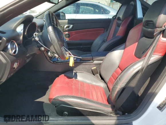 2017 Mercedes-Benz SLC 43 AMG z VIN WDDPK6GA6HF130051, wystawiony jako Copart lot #66422384 z przebiegiem 42 173 mil mil oraz Szkoda całkowita • Salvage title. Historia ofert i sprzedaży dostępna na DreamBid. Obrazek 7.