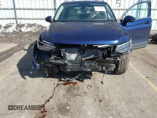 2024 Volkswagen Tiguan SE with VIN 3VVMB7AXXRM170782, listed as a IAAI auction lot 41754426 with 3,552 mi miles and . Bid and sale history available at DreamBid. Image 6.