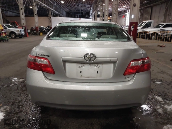 2009 Toyota Camry z VIN 4T1BE46KX9U352465, wystawiony jako IAAI lot #41518299 z przebiegiem 107 348 mil mil oraz . Historia ofert i sprzedaży dostępna na DreamBid. Obrazek 16.