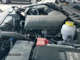 2024 Ram 1500 Warlock z VIN 1C6RR7LG5RS143436, wystawiony jako IAAI lot #42877824 z przebiegiem 30 852 mil mil oraz . Historia ofert i sprzedaży dostępna na DreamBid. Obrazek 19.