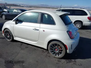 2017 FIAT 500 Abarth z VIN 3C3CFFFH4HT580285, wystawiony jako IAAI lot #41488596 z przebiegiem 9658 mil mil oraz . Historia ofert i sprzedaży dostępna na DreamBid. Obrazek 3.