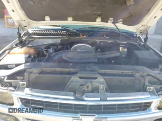 2002 Chevrolet Suburban LS with VIN 3GNEC16Z72G205717, listed as a IAAI auction lot 41700921 with 1 mi miles. Bid and sale history available at carsss.com. Image 10.