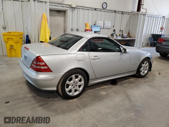 2002 Mercedes-Benz SLK-Class 2.3L Kompressor with VIN WDBKK49F42F262412, listed as a Copart auction lot 74314334 with 126,333 mi miles and Clean Title. Bid and sale history available at carsss.com. Image 3.