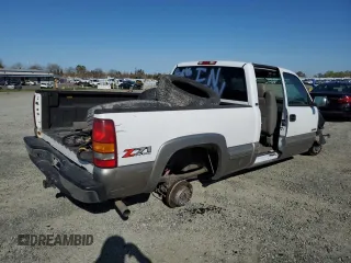 2002 Chevrolet Silverado 1500 LT with VIN 2GCEK19T321386729, listed as a Copart auction lot 48803095 with 0 mi miles and Salvage Title. Bid and sale history available at carsss.com. Image 3.