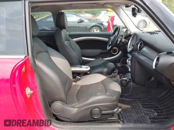 2010 MINI Hardtop S with VIN WMWMF7C50ATW89521, listed as a IAAI auction lot 42486159 with 158,137 mi miles and . Bid and sale history available at DreamBid. Image 5.
